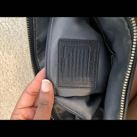 Coach black leather crossbody  bag - Picture 3 of 3